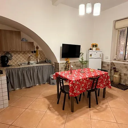 L' Arco Antico Apartment *